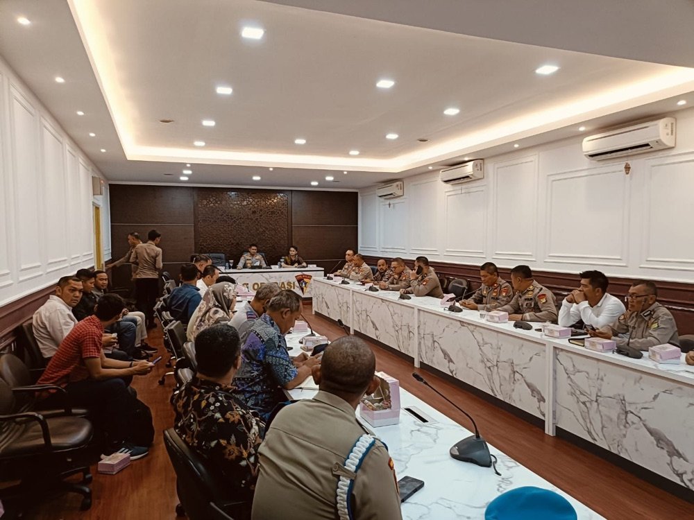 Rapat koordinasi keamanan konser Maroon 5